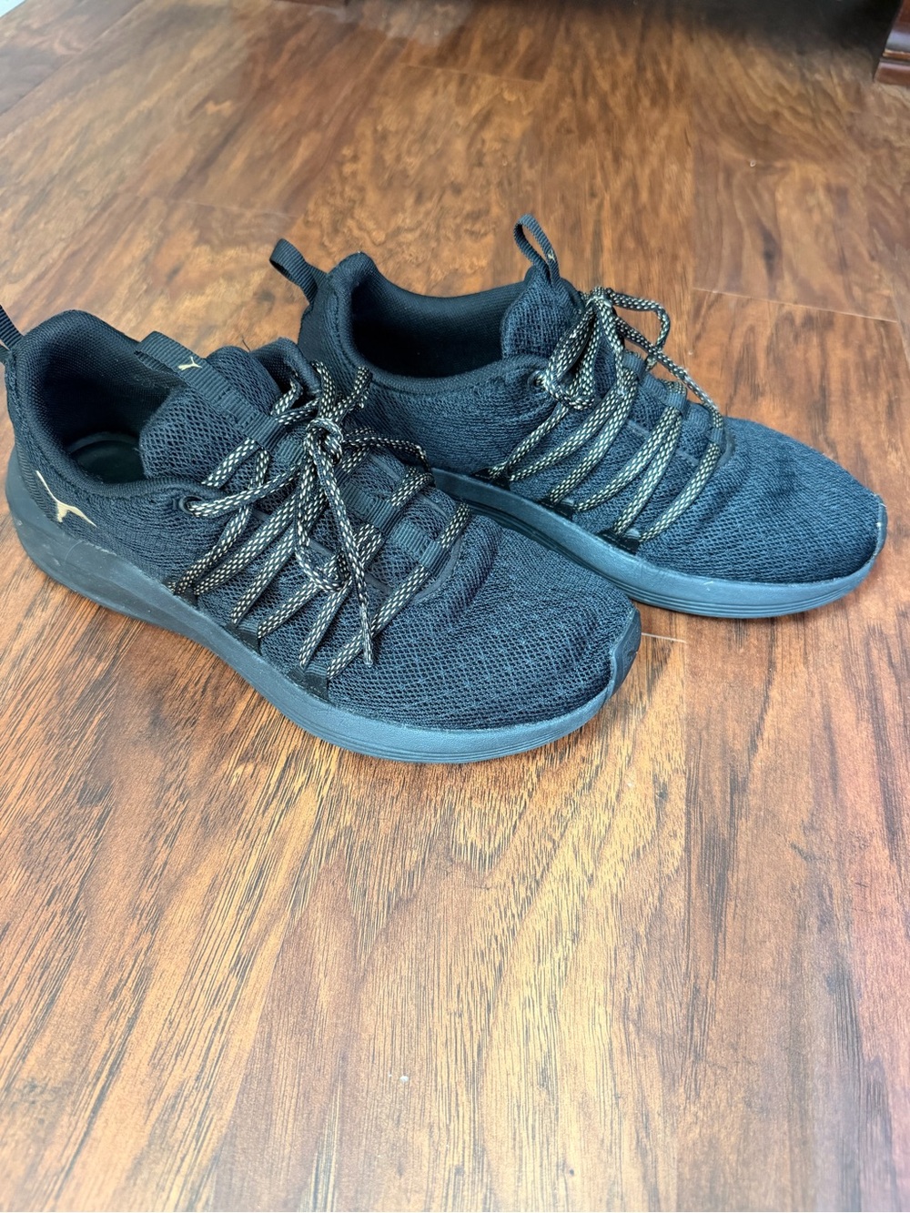 Black Women’s Lightweight Knit Athletic Sneakers